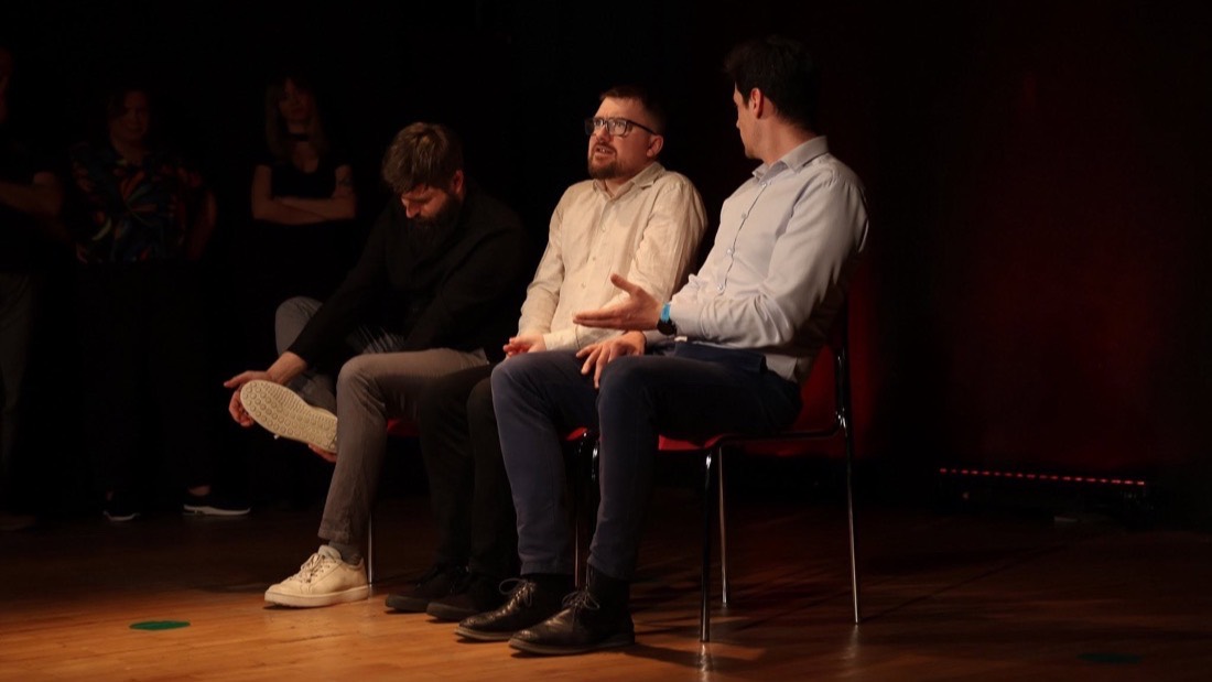 Improwizowane Poniedziałki grają spektakl na wyjeździe, na scenie poza Wrocławiem